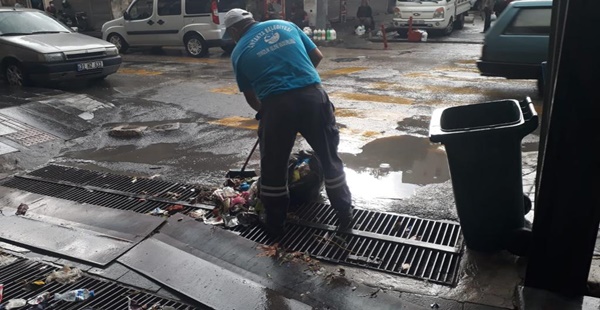 ANTAKYA BELEDİYESİ EKİPLERİ’NDEN MAZGAL TEMİZLİĞİ