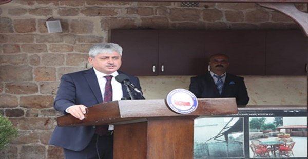 Cemil Meriç Kültür Evi Tören İle Açıldı. Hatay Valisi Rahmi Doğan, Reyhanlı’da bulunan Cemil Meriç Kültür Evi’nin açılış törenine katıldı.