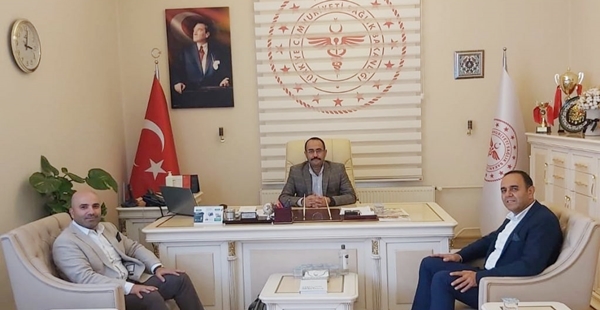 Eczacı Odası Başkanı Aközcan, İl Sağlık Müdürü Hambolat’ı Ziyaret Etti