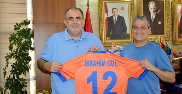 Başkan Gül’e İskenderun spor forması