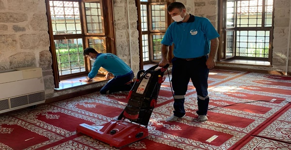 İBADETHANELERDE TEMİZLİK VE HİJYEN ÇALIŞMALARI DEVAM EDİYOR