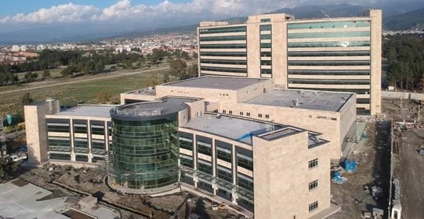 DÖRTYOL YENİ DEVLET HASTANESİ BÖLGENİN PANDEMİYLE MÜCADELESİNDE YENİ ÜS OLACAK
