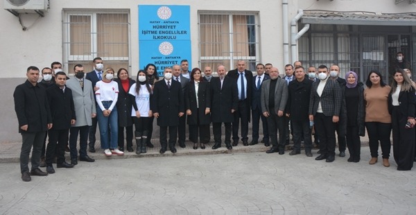 ANTAKYA BELEDİYESİ VE SAVE THE CHİLDREN İŞ BİRLİĞİYLE TABLET DAĞITIMI GERÇEKLEŞTİRİLDİ