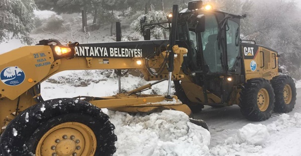 ANTAKYA BELEDİYESİ KAR YAĞIŞI BOYUNCA TEYAKKUZDA