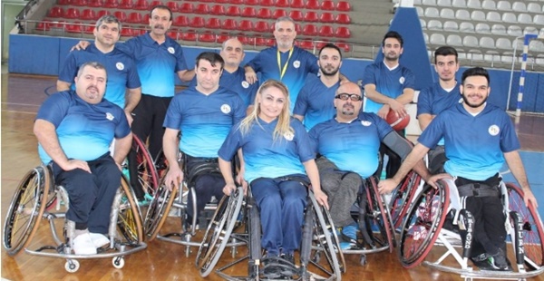 İSKENDERUN ENGELLİLER TEKERLEKLİ BASKETBOL TAKIMI ŞAMPİYONLUĞA KOŞUYOR