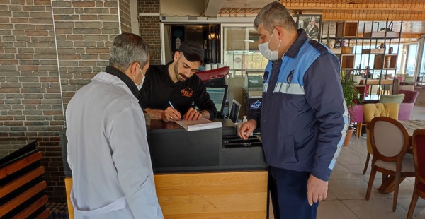 SAMANDAĞ’DA CAFE VE RESTORANLAR DENETLENİYOR