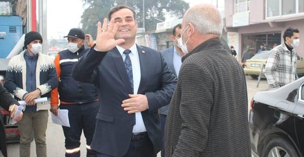 “BAŞKAN DELİ, KUMLU İÇİN ÇALIŞIYOR”