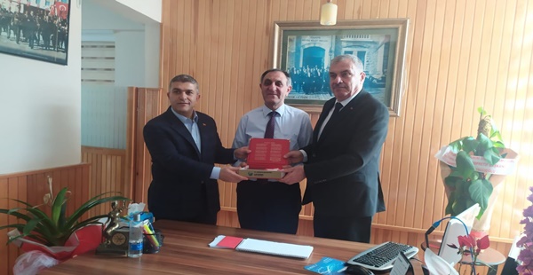 BAŞKAN YILMAZ, İL BAŞKANI YEŞİLDAL İLE BİRLİKTE SAMANDAĞ ESNAFINI ZİYARET ETTİ