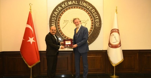 İSVEÇ İSTANBUL BAŞKONSOLOSU MKÜ’YÜ ZİYARET ETTİ