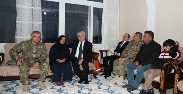 Vali Doğan’dan, Şehit ailesine ziyaret