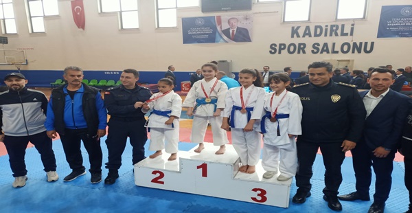 <strong>ANTAKYA BELEDİYESİ KARATE TAKIMINDAN BÜYÜK BAŞARI&nbsp;</strong>