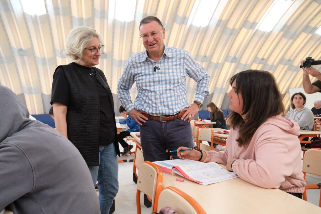 HBB’DEN ÖĞRENCİLERE EĞİTİM DESTEĞİ