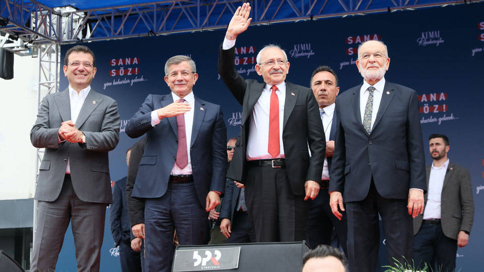 KILIÇDAROĞLU, MİTİNGE ÇELİK YELEKLE ÇIKTI