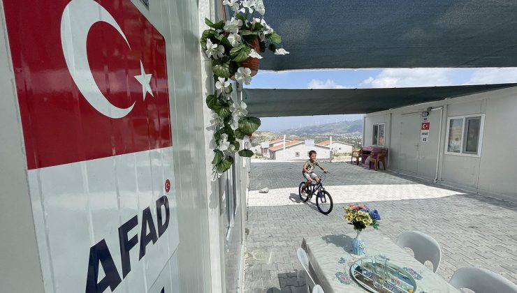 BAĞIŞLARIN 63,5 MİLYAR LİRASI DEPREMZEDELERE ULAŞTI