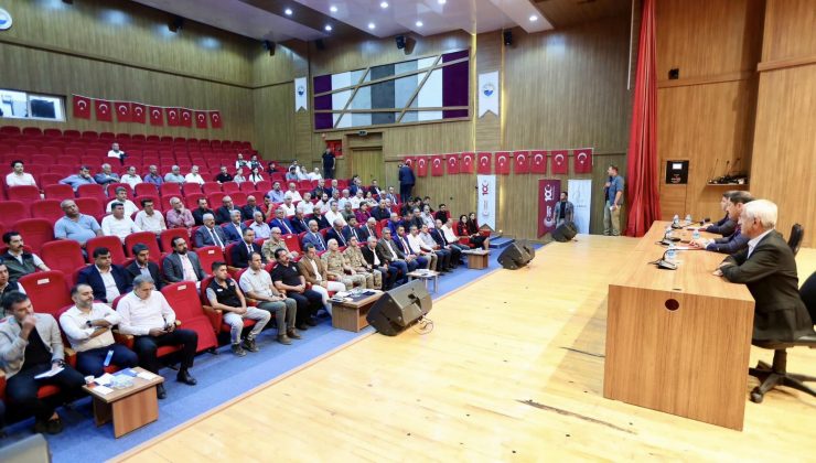 VALİ MASATLI ARSUZLU MUHTARLARI DİNLEDİ