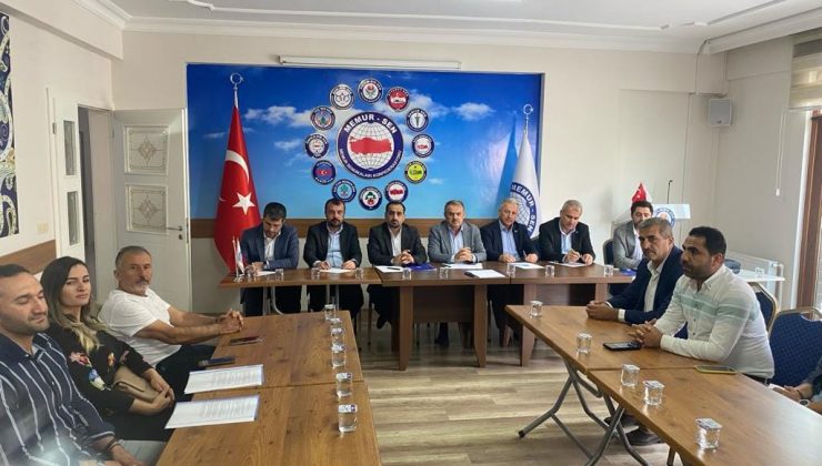 BAYRAKDAR MEMURLARIN SORUNLARINI MEMUR SEN HEYETİNE AKTARDI