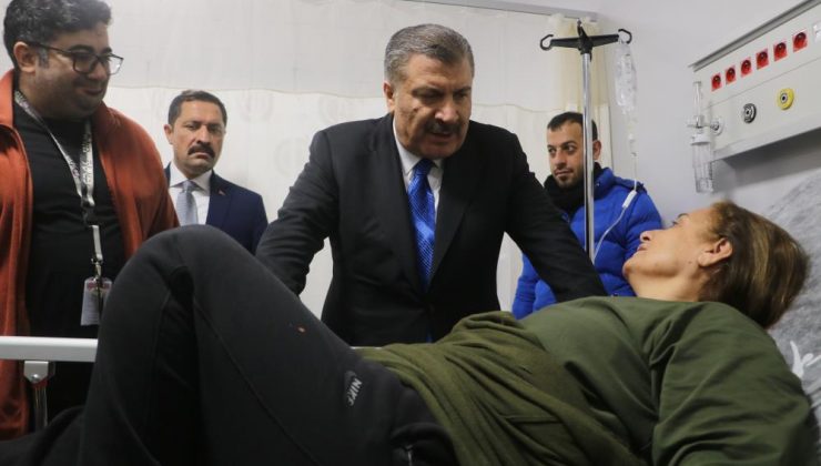 Sağlık Bakanı Koca’dan Defne Hastanesi’ne bayram ziyareti