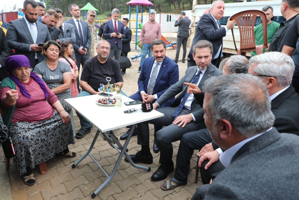 BAKAN BAYRAKTAR’DAN KONTEYNER KENT ZİYARETİ