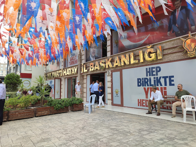 AK PARTİ HATAY TEŞKİLATLARININ KADERİ HEP ÖTELENMEK OLMAMALI