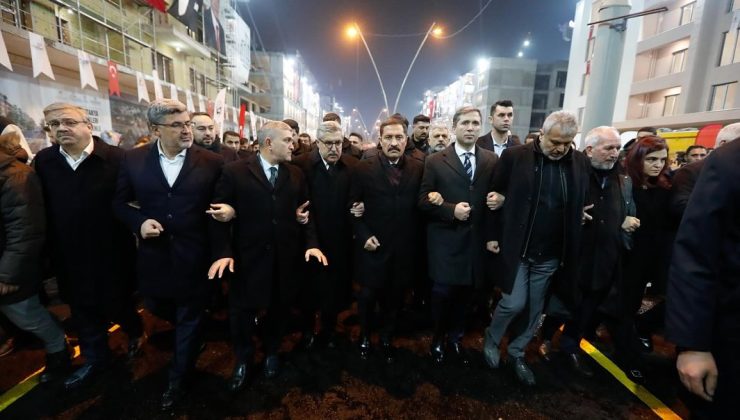 HATAYLILAR DEPREM ŞEHİTLERİNİ ANDI